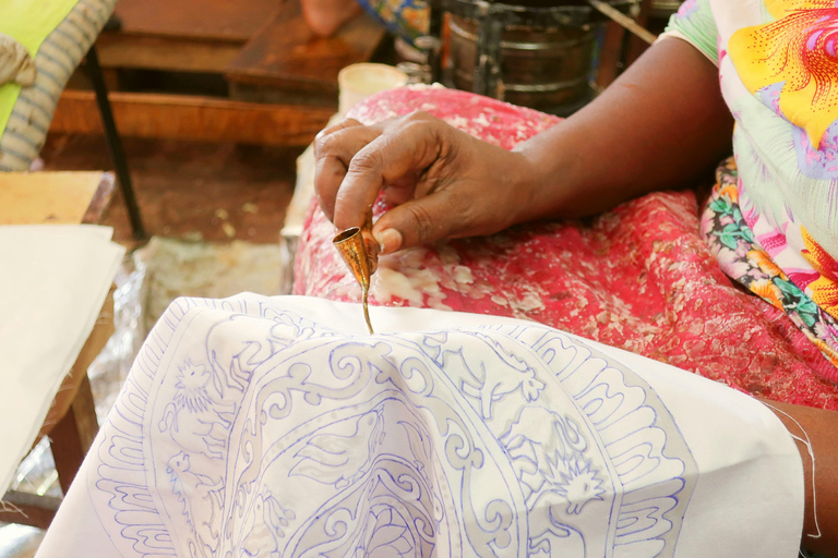 Authentic Yogyakarta: Tamansari Breakfast, Batik & Sunset