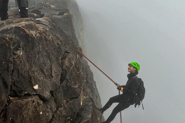 Salalah: Jabal Samhan Abseiling and Hiking Adventure
