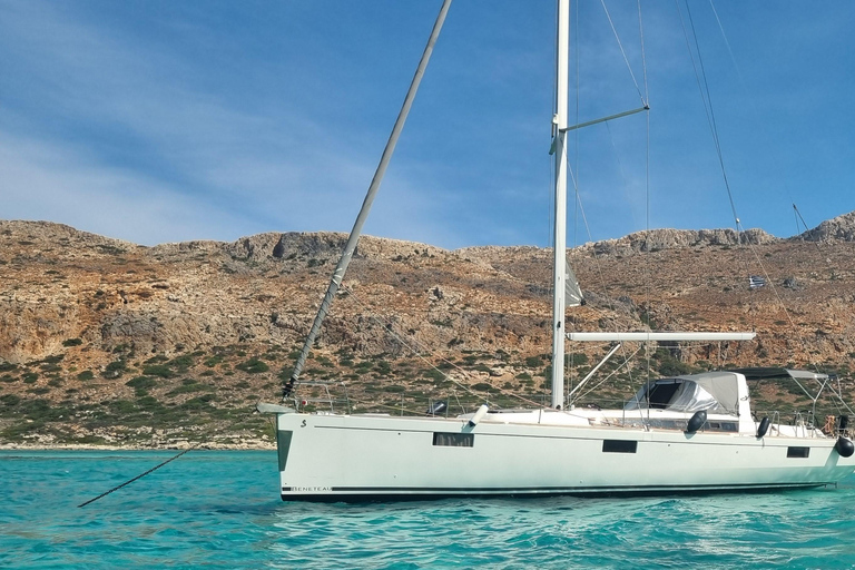 Kissamos: Viagem à vela partilhada entre Balos e Gramvousa com refeição