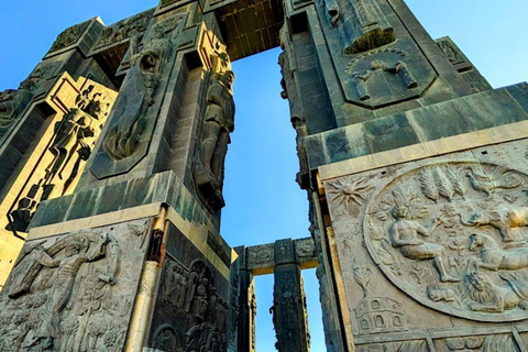 Tbilisi: Mtskheta, Jvari, Chronicles, Sameba Church & Wine