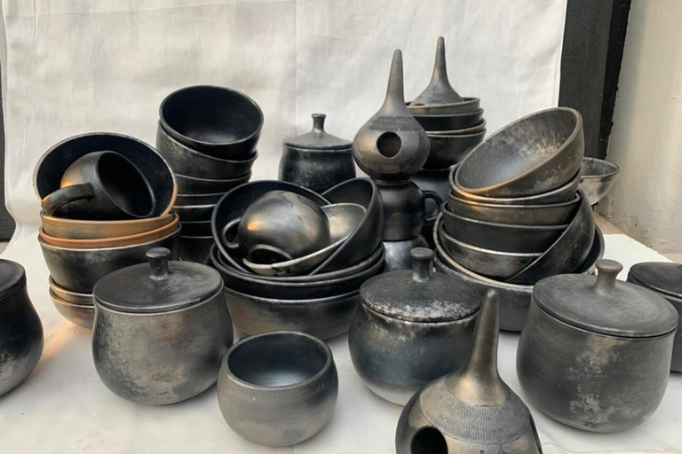 Kampala: Pottery Workshop & Makerere University Tour