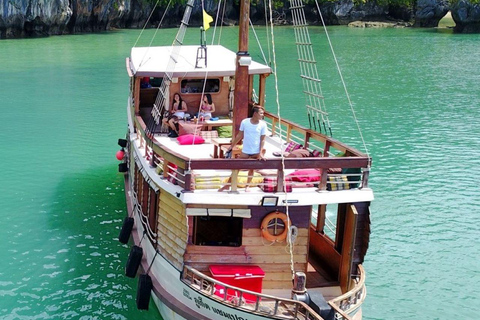 Phuket: Escape the crowds on relaxing boat (Snorkelling)