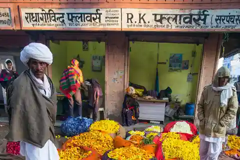 Local breakfast + Flower market + Pink city tour