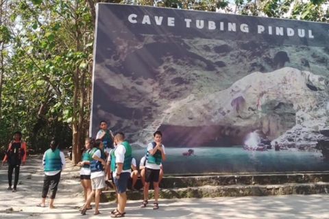 Excursión a las Cuevas de Yogyakarta: Jomblang y Tubing Pindul