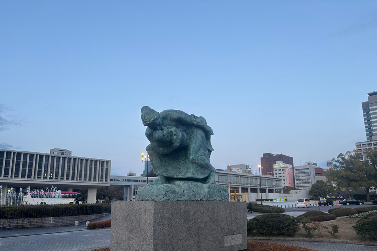 Hiroshima: Parque Memorial de la Paz y tour por la Cúpula de la Bomba Atómica.Hiroshima: Visita al Parque Conmemorativo de la Paz y Cúpula de la Bomba Atómica