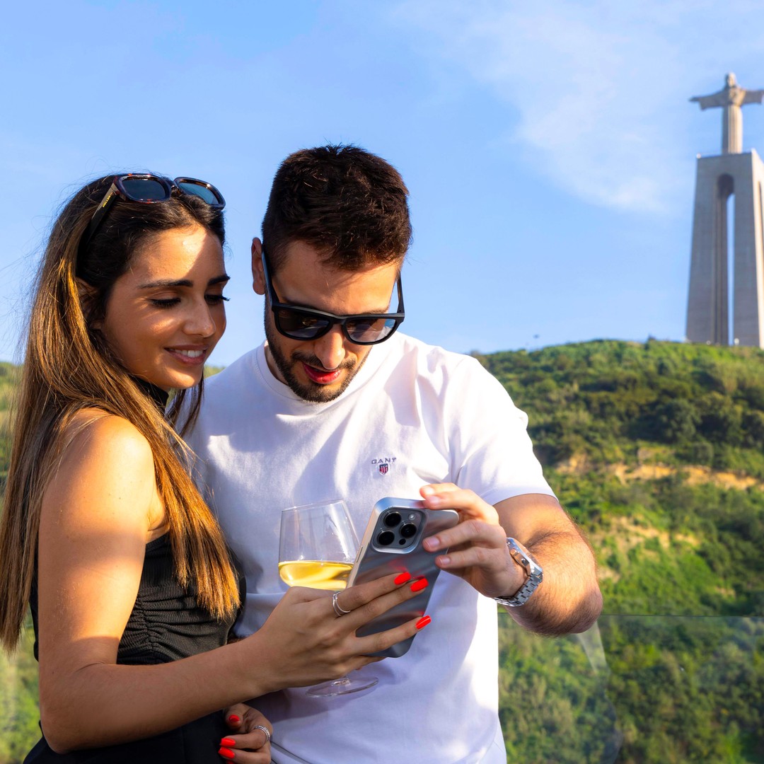 Colagem de mídia