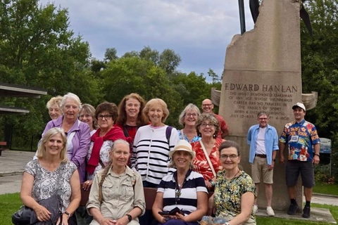 Toronto: Evening Harbour Cruise with Storytelling