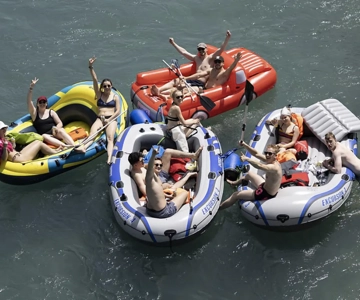 Zurigo: avventura galleggiante sul fiume Limmat come un locale