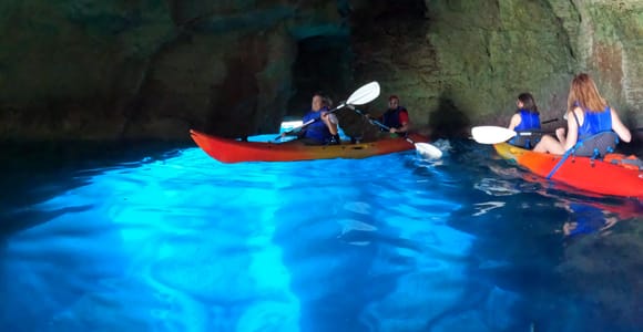 MENORCA: Kayak cave route + photo session.