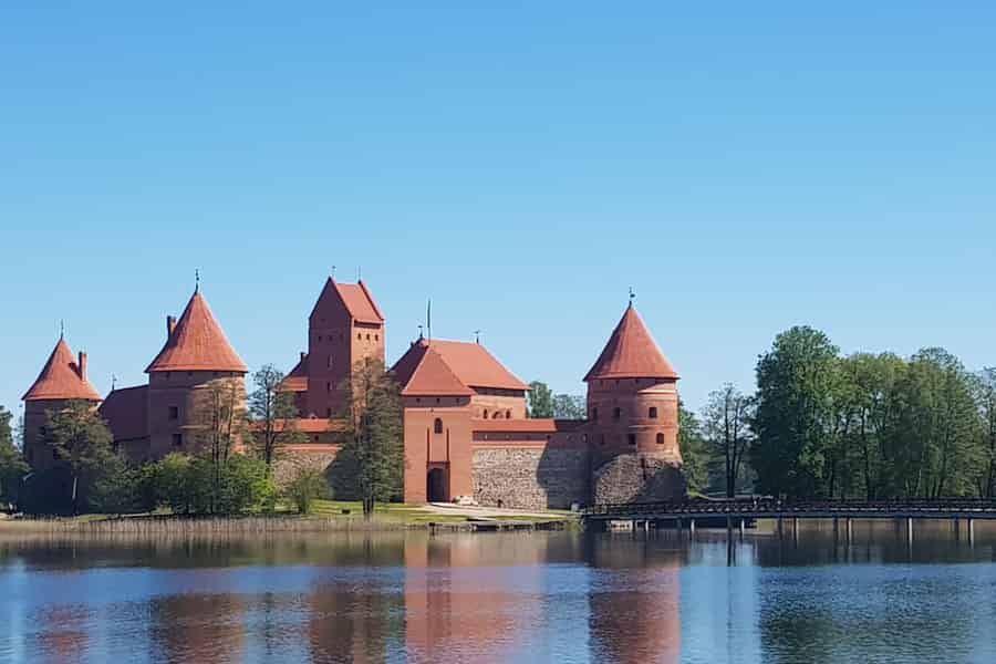 Vilnius: Halbtagestour zur Burg Trakai mit dem Minivan. Foto: GetYourGuide