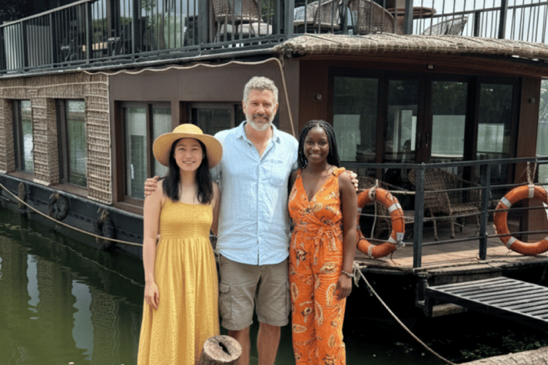 4 Days Kerala Tour:Athirappilly, Munnar & Alleppey Houseboat
