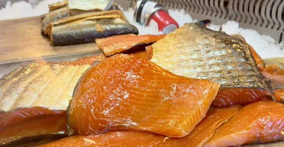 Tromsø: Food Walking Tour with Guide and Tastings