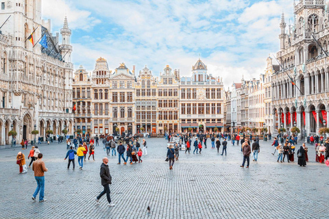 Brussels: Private Historical Highlights Walking TourTour in Dutch