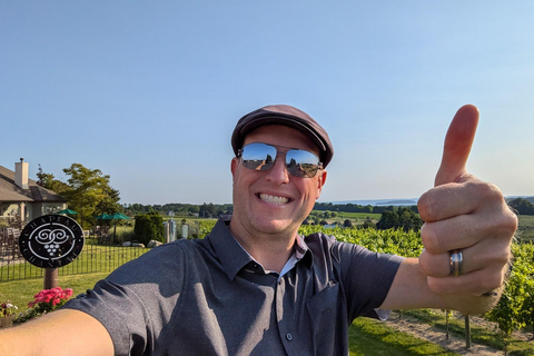 جولة النبيذ في مدينة ترافيرس سيتي القديمة بدون حافلات لكبار الشخصيات من جي إم سي سي يوكون