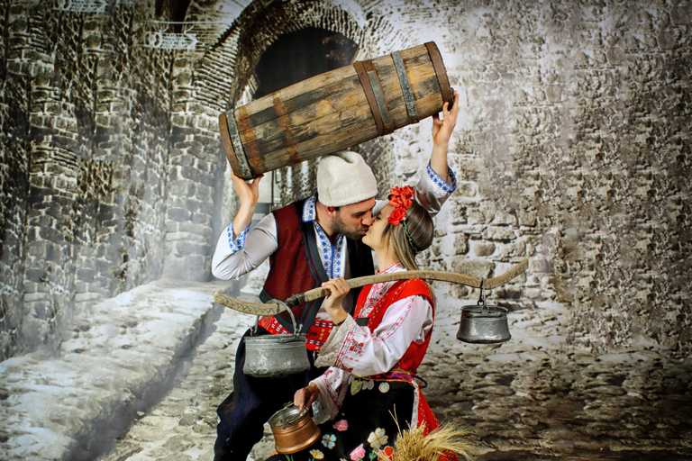 Plovdiv: Traditional Bulgarian Costume Photo Experience