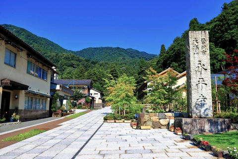 Depuis Kanazawa : le temple bouddhiste Eiheiji et la ville du château de FukuiRejoindre la gare de Fukui