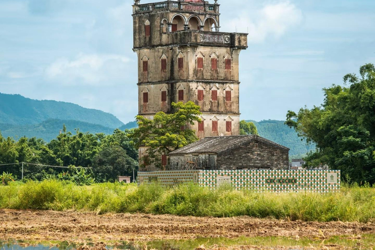 From Guangzhou: UNESCO Watchtowers & Ancient Villages Tour Guide for other languages
