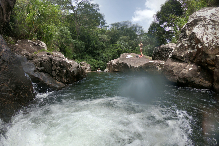 Kandy: Waterfalls and Local Village Day Tour with Lunch