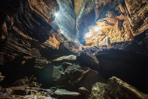 Pokhara: 5 Caves Guided Tour by Car