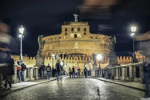 Visita Fantasma de Roma: Giordano Bruno, Prisiones Embrujadas y Monjes