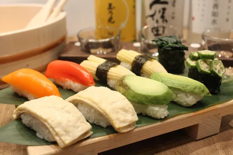 Osaka Dotonbori: Vegan/Vegetarian Sushi Making Experience