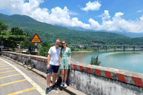 Met de auto van Hue naar Hoi An via de begraafplaats van An Bang - Stad van de Geesten