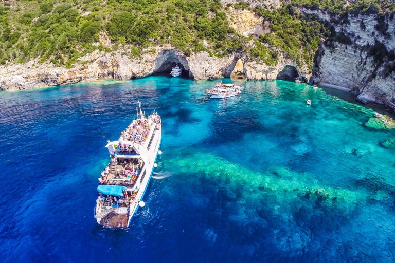 Z Korfu: rejs na wyspy Paksos i do błękitnych jaskińZ Gaios na Paksos z odbiorem od południa Korfu do Lefkimmi
