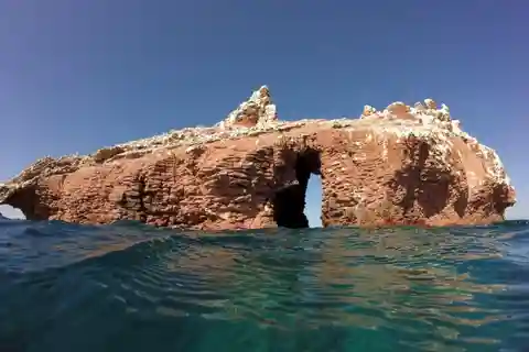 La Paz: Espíritu Santo Island Snorkeling Tour with Lunch