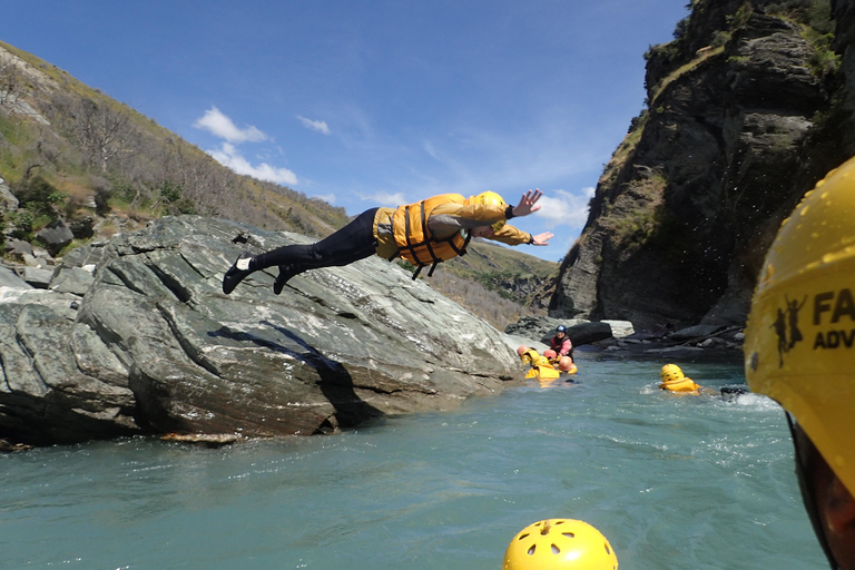 Queenstown: rafting en el río Shotover y excursión al cañón SkippersPor la mañana: Rafting en el río Shotover y excursión al cañón Skippers