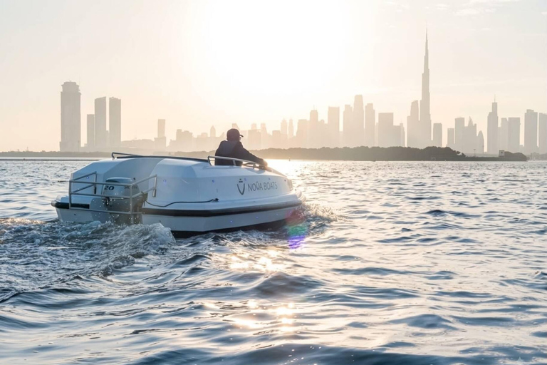 Dubai: Self-Drive Boat Tour in Creek Harbour - 5 Pax Dubai: Self-Drive Boat Experience in Creek Harbour - 5 Pax
