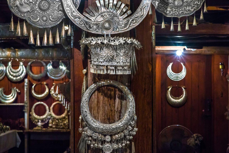 Luang Prabang: Night Market Private Food Tour and BBQ Dinner