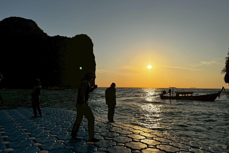 Phi Phi: First Group at Maya Bay, Avoid The Crowds Boat Tour [Full-Day] Maya Bay Speedboat Tour