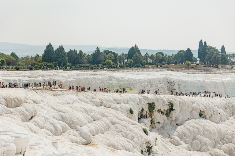 Depuis Antalya/Kemer : visite de Pamukkale et Hiérapolis avec déjeunerPrise en charge à Antalya, Lara, Belek, Kundu