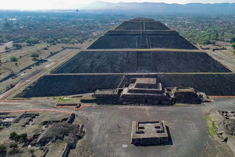 Teotihuacan: Private Tour with Archeologist & Hotel Pick-up
