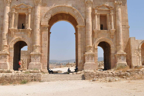 Amman: Amman City Tour, with Ancient Jerash and Ajloun.