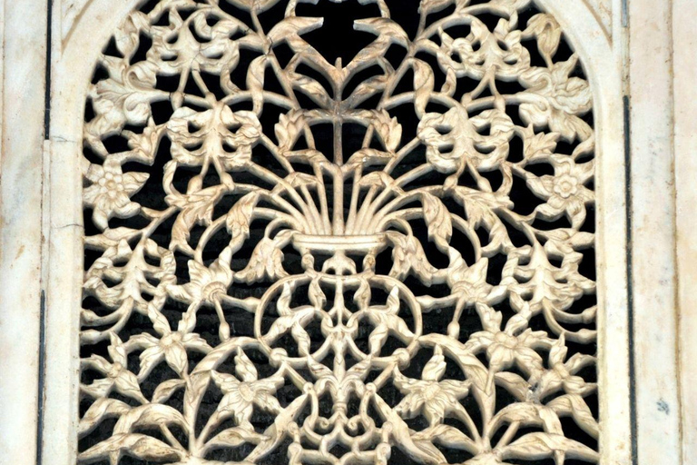 Delhi: Golden Triangle Tour with Ayurvedic Massages