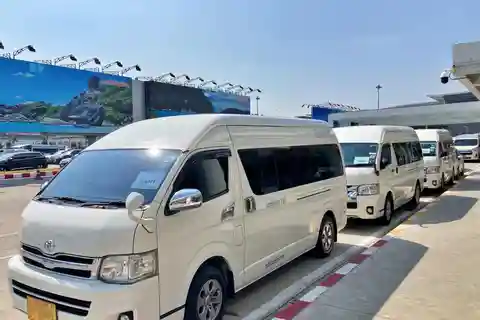 Phuket: Privat varevogn til rådighed i Phuket