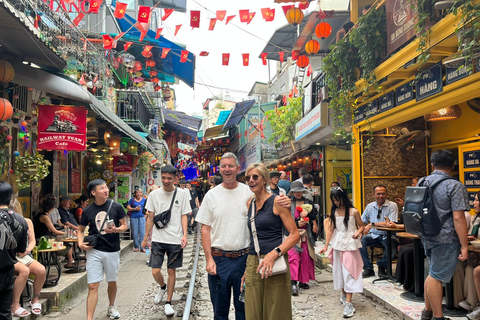 河内吉普车探索之旅：河内希尔顿、城堡、B52和火车站乘坐吉普车探索河内市