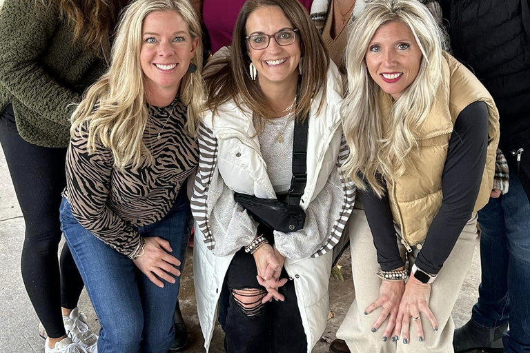 جولة النبيذ في مدينة ترافيرس سيتي القديمة بدون حافلات لكبار الشخصيات من جي إم سي سي يوكون