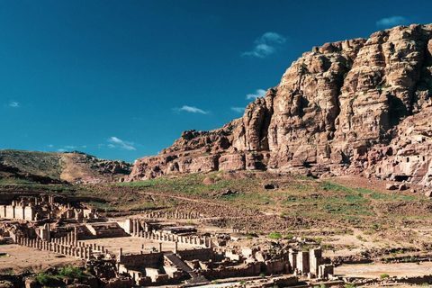 Excursión de 2 días desde Ammán a Petra, Wadi Rum y Mar Muerto