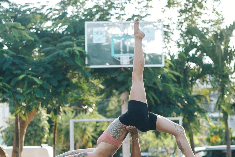 Clase de Acroyoga