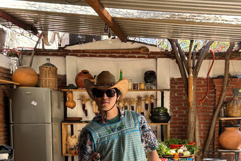 Oaxaca: Cooking Class with Market Tour and Mezcal Tasting