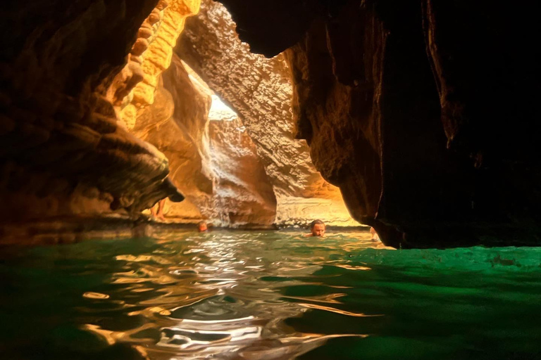 From Muscat: Private Bimmah Sinkhole and Wadi Shab Tour