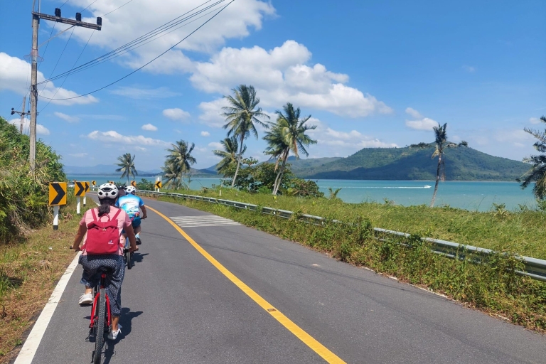 Phuket: Excursión de medio día en bicicleta por el campo con almuerzo