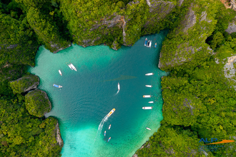 Phuket: Phi Phi Islands Premium Catamaran Tour Max 28 pax