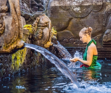 Bali Cascada Griya Taman Beji con visitas opcionales a Ubud
