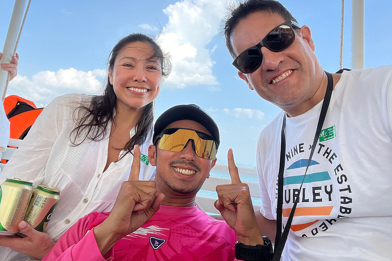 Phuket: La Isla de James Bond en Gran Barco con Piragüismo en Cuevas Marinas