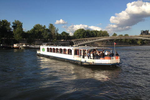 Paris: Cruzeiro de jantar de Ano Novo no rio SenaParis: Menu de carne do cruzeiro com jantar de véspera de Ano Novo