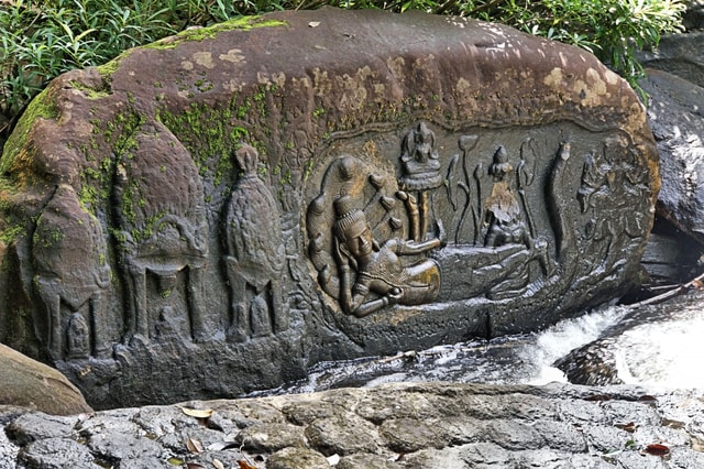 Siem Reap: Kbal Spean and Banteay Srei Temple Private Hike