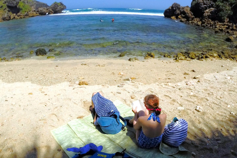 Yogyakarta: Timang Beach & Sadranan Snorkeling Day Trip